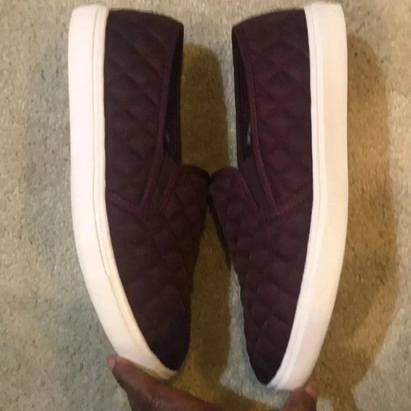 Time and Tru Women's Quilted Slip-On Shoes - Burgundy - Picture 4 of 9